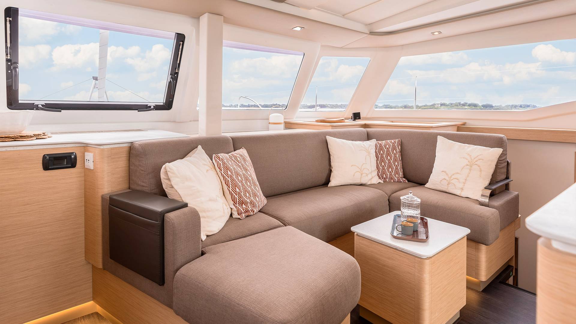 FP41-Fountaine-Pajot-Sailing-Catamarans-Interiors-View-18