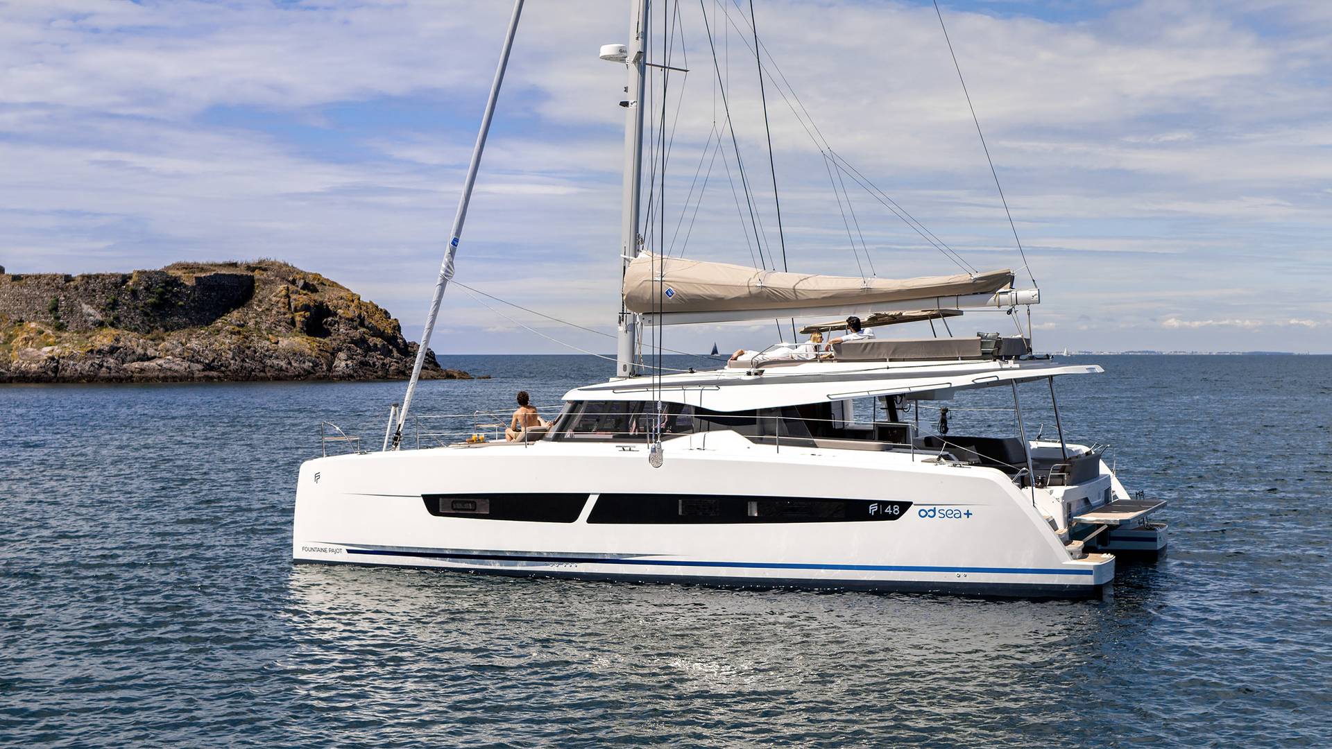 Fountaine-pajot-FP-48-sailing-catamaran-photo-exterior-7