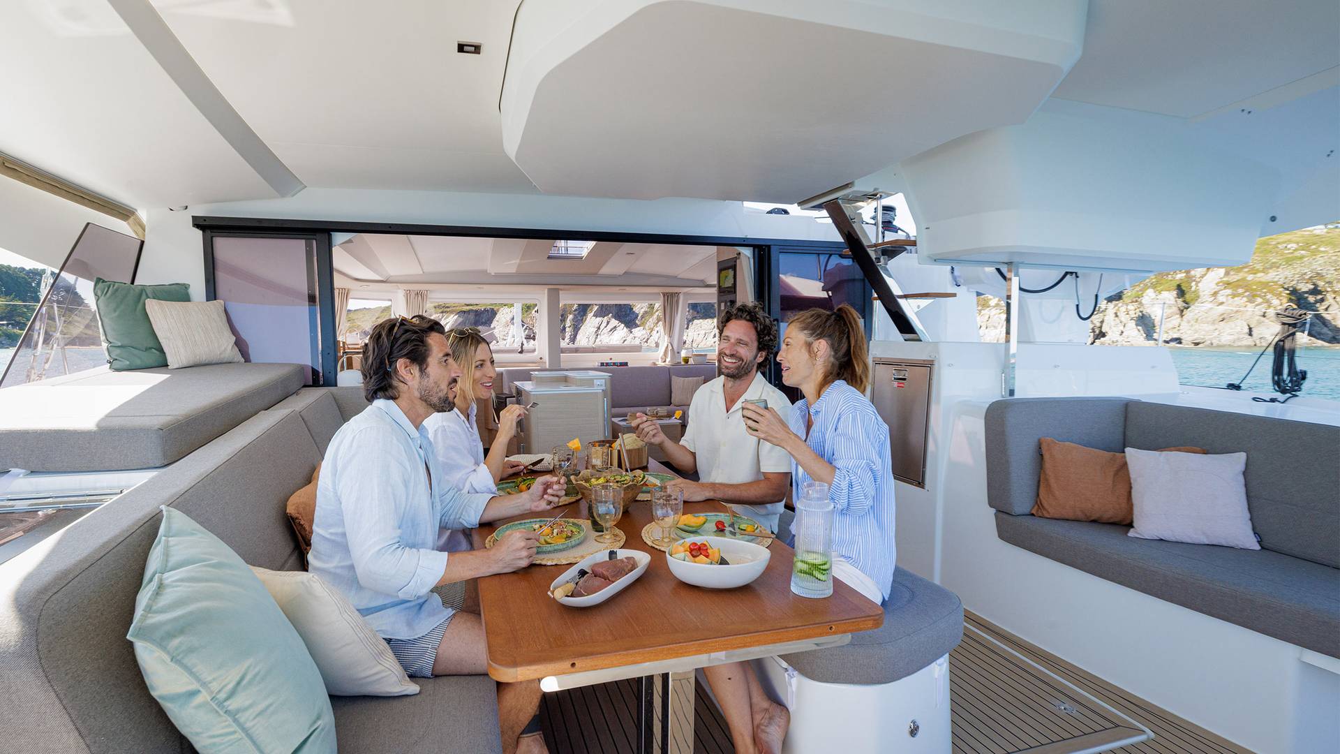 Fountaine-pajot-FP-48-sailing-catamaran-photo-interior-20