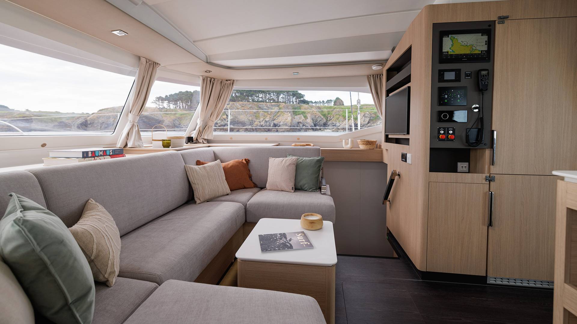 Fountaine-pajot-FP-48-sailing-catamaran-photo-interior-27