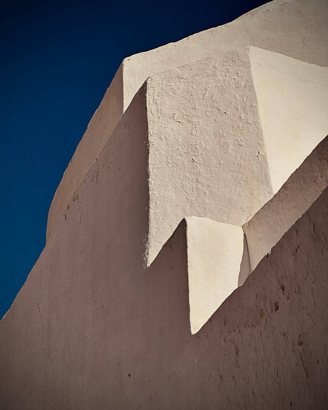 A small cemetery facing the sea. Rest with a view of infinity.Sailing around Greece 🇬🇷💙To fol (3)
