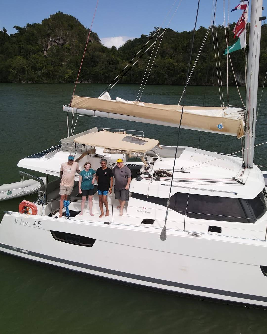 The Order of Sculls celebrate the completion of the first long passage with our Dominican cigars (2)