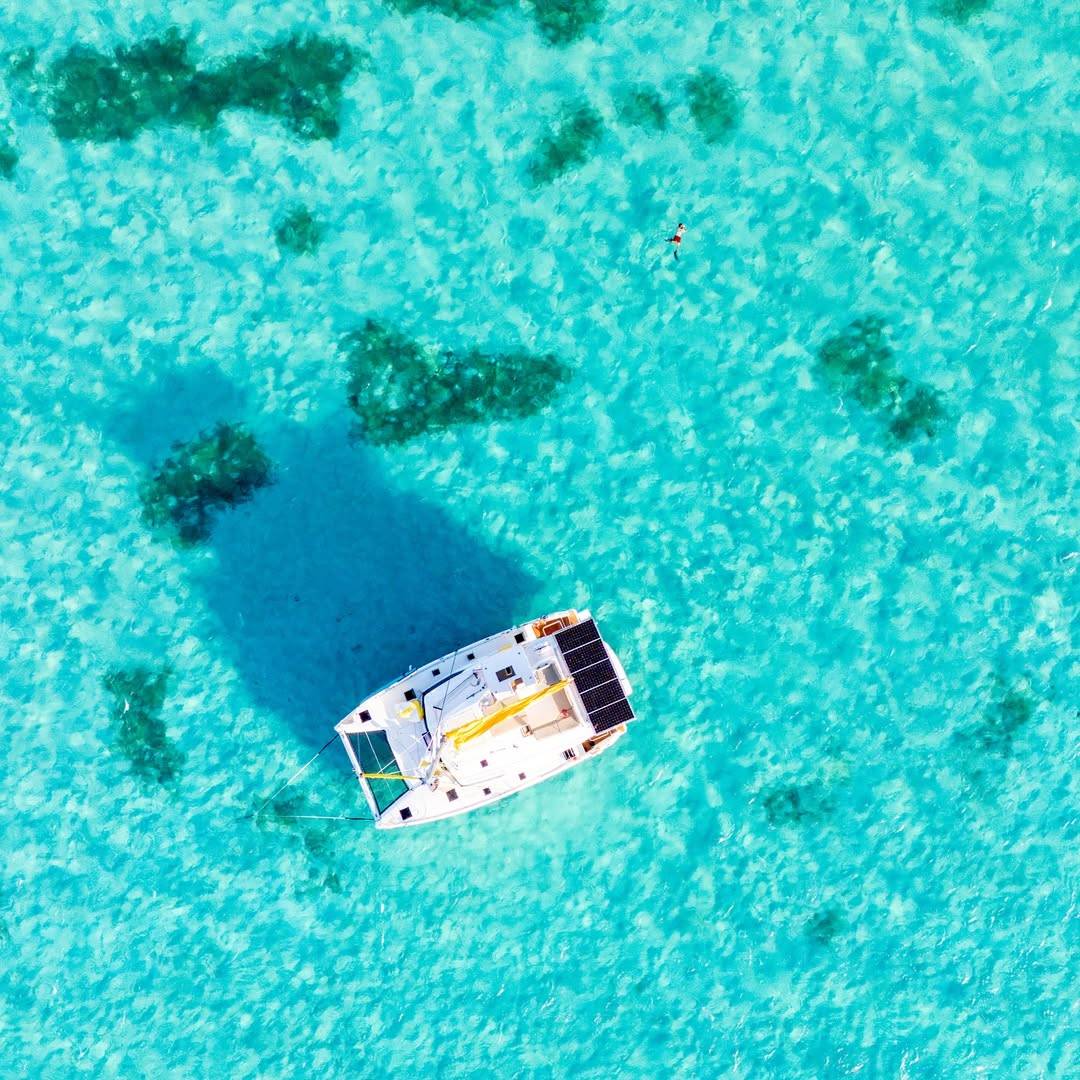 We reached the outermost eastern island of Belize, Half Moon Caye. It is amazingly picturesque.