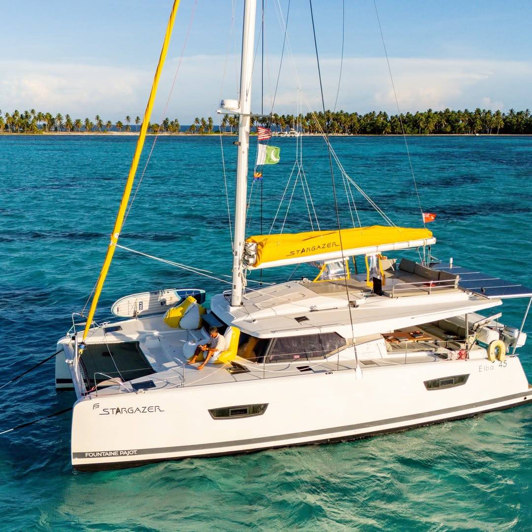 We reached the outermost eastern island of Belize, Half Moon Caye. It is amazingly picturesque. (1)