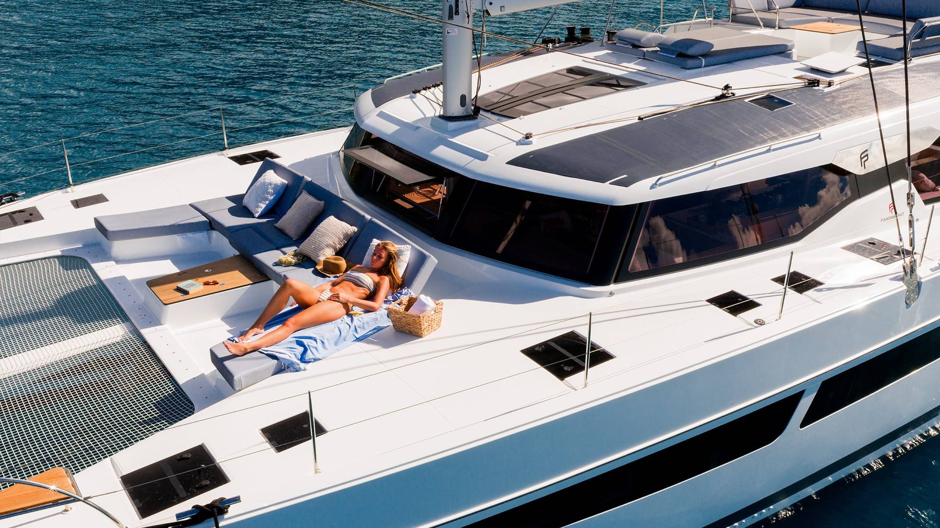 Fountaine-Pajot-Sailing-Catamarans-FP51-exterior-photos-006