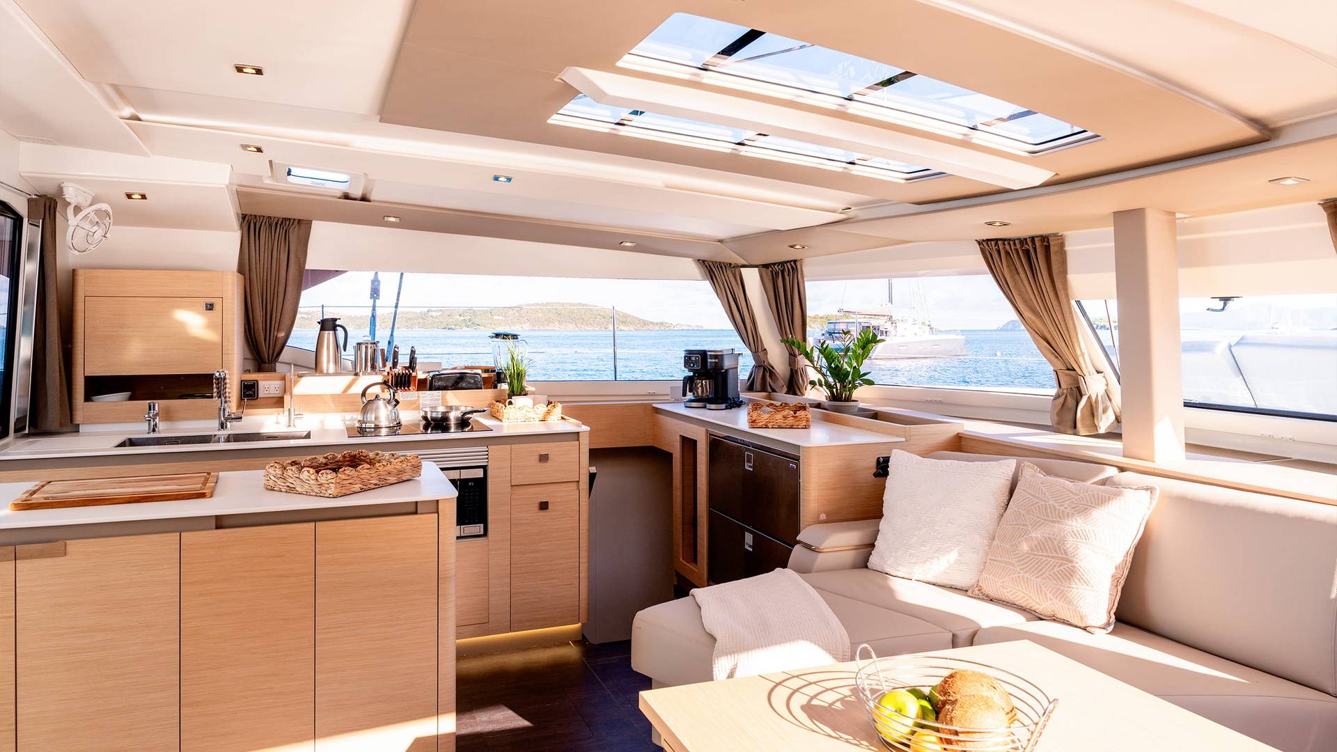 Fountaine-Pajot-FP51-interior-photos-006
