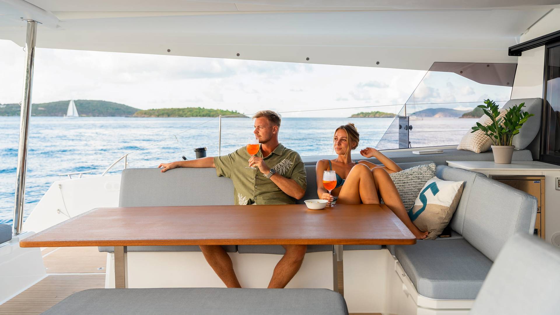 Fountaine-Pajot-FP51-interior-photos-009