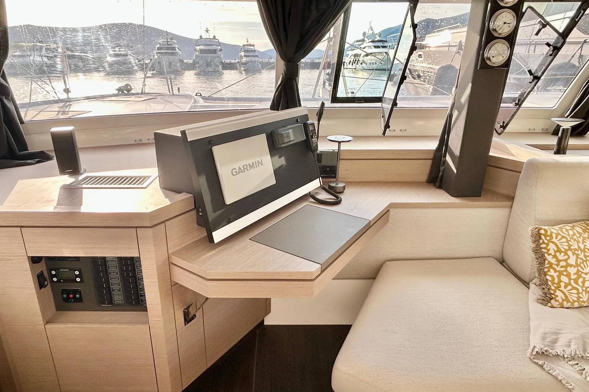 S47-140_Inside (6)
