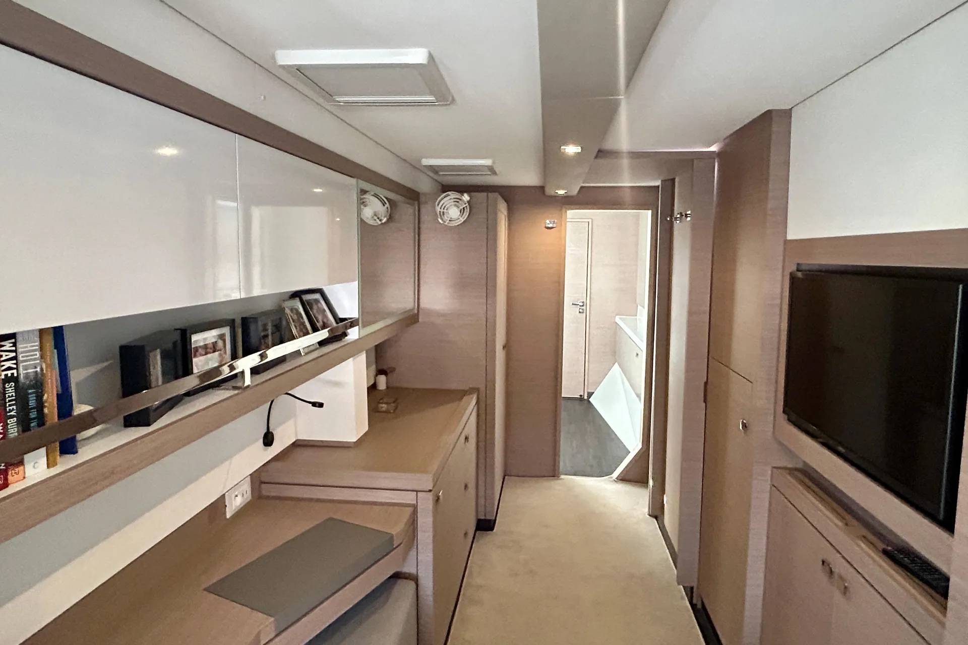 S47-140_Inside (12)