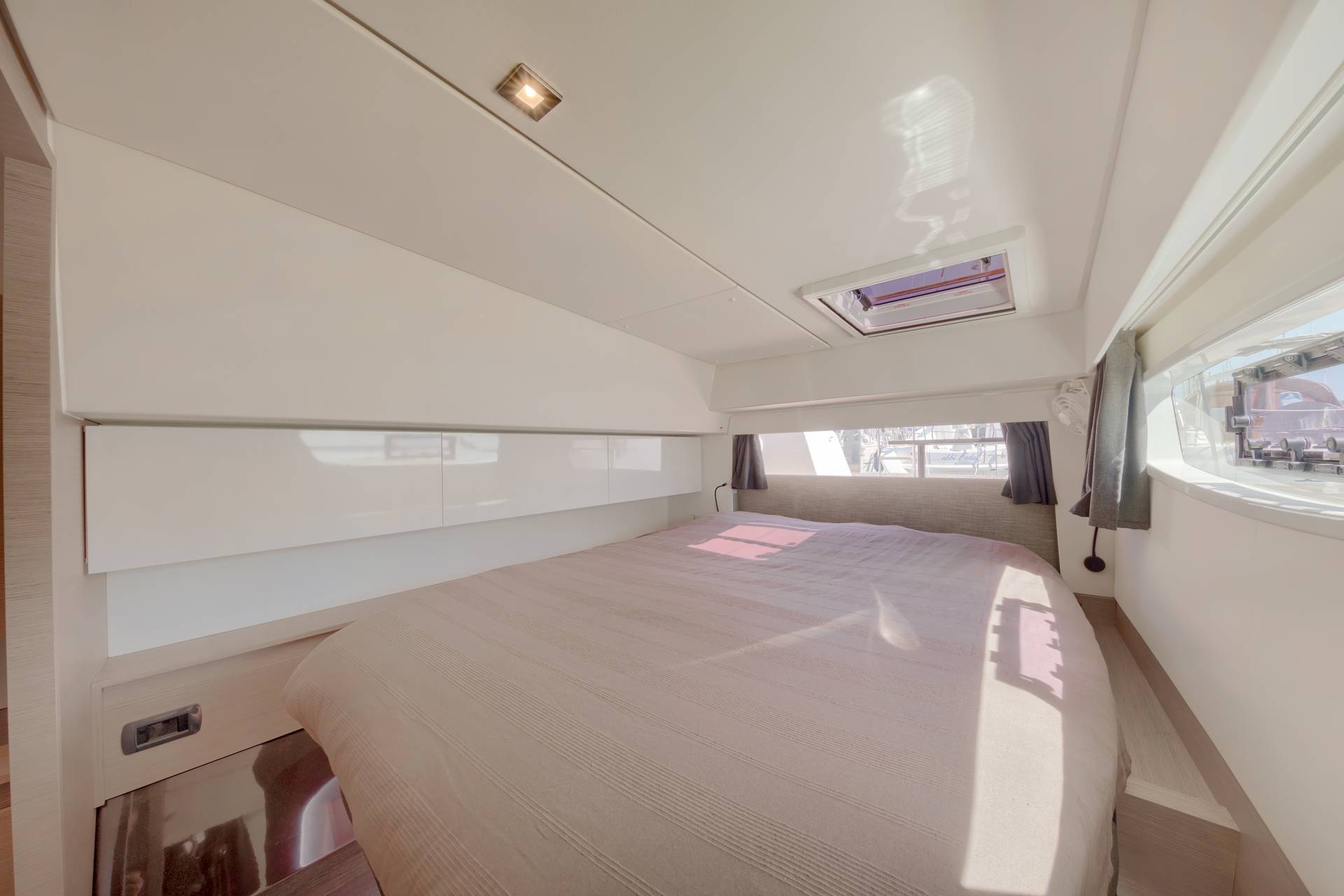 2-7 19 Owners Cabin Bed