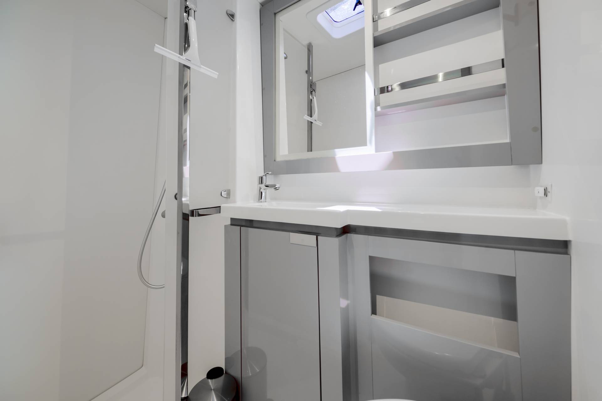 2-11 25 Guest Bath 2