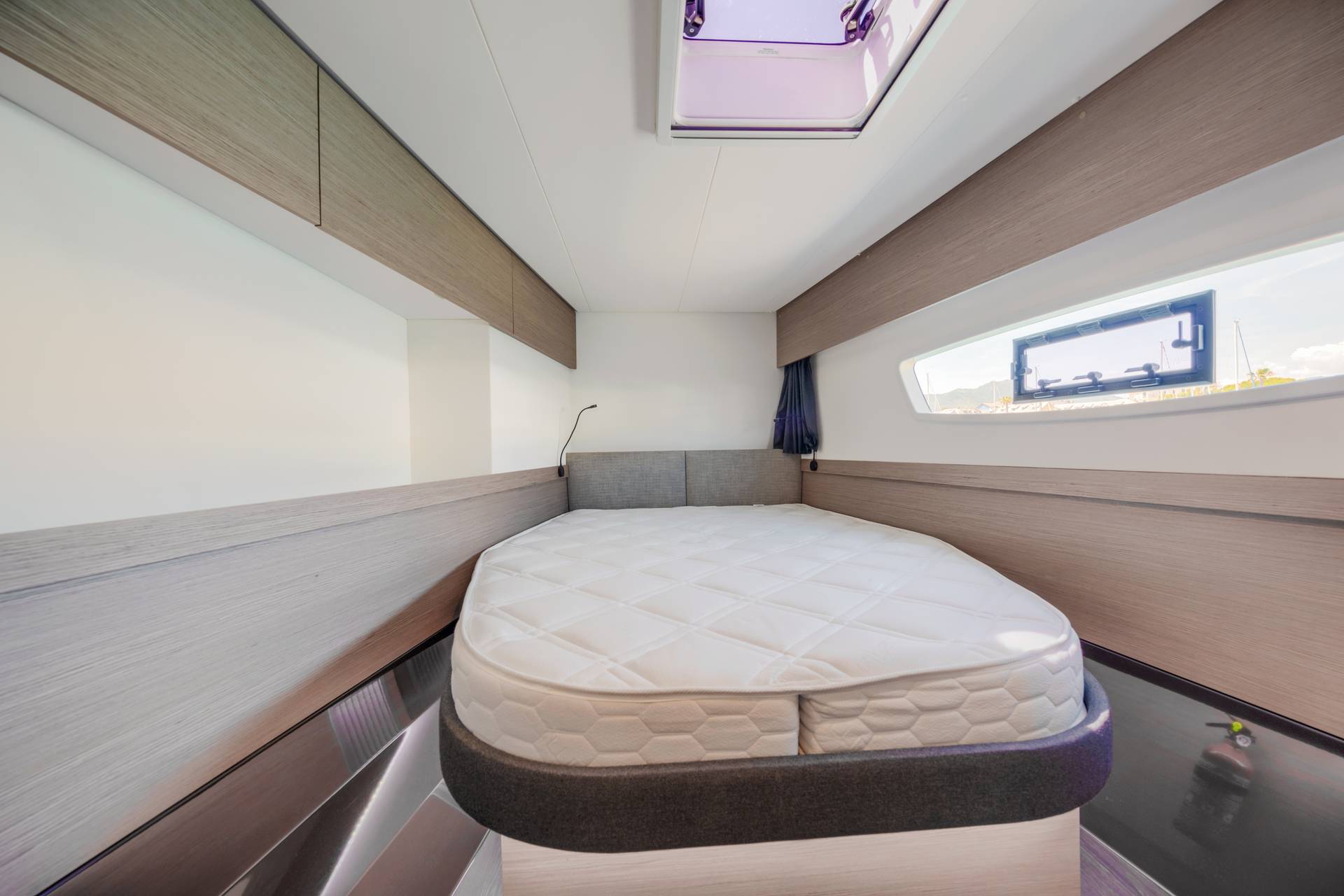 2-13 27 Guest Cabin Bed 1