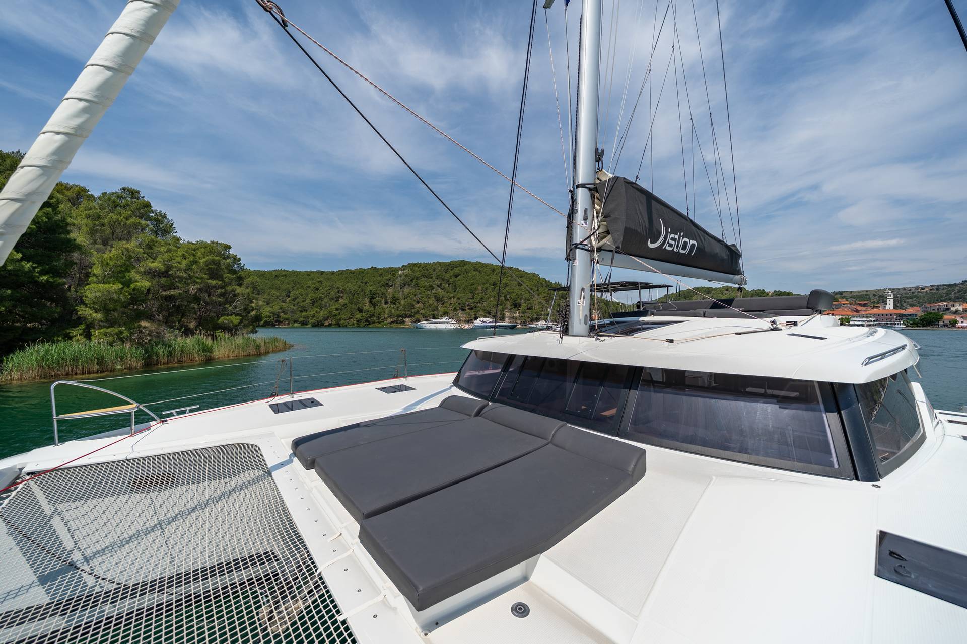 1-4Fountaine Pajot Tanna 47