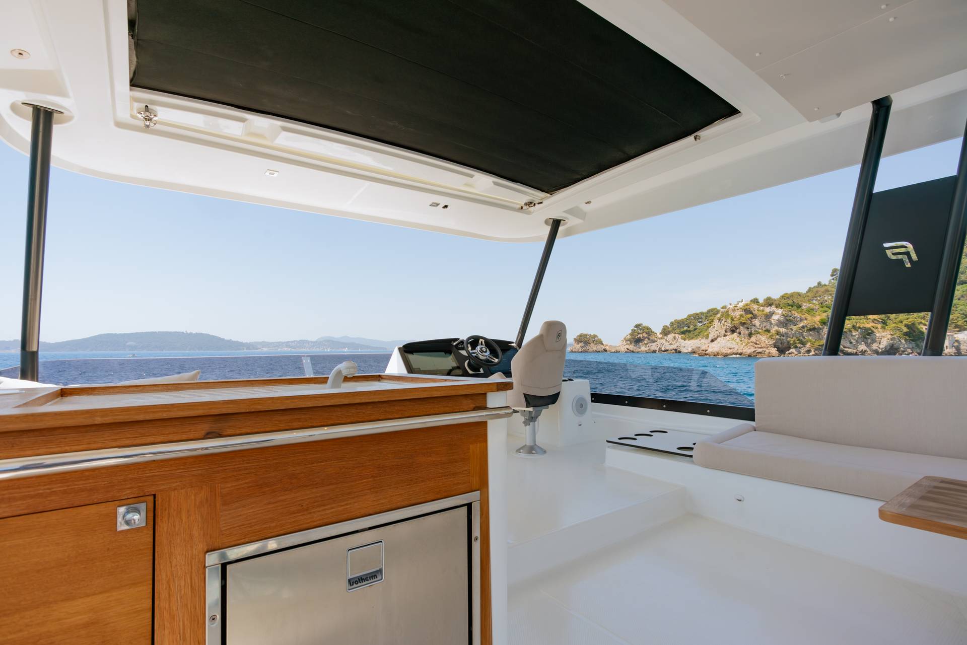 1-9Fountaine Pajot MY6