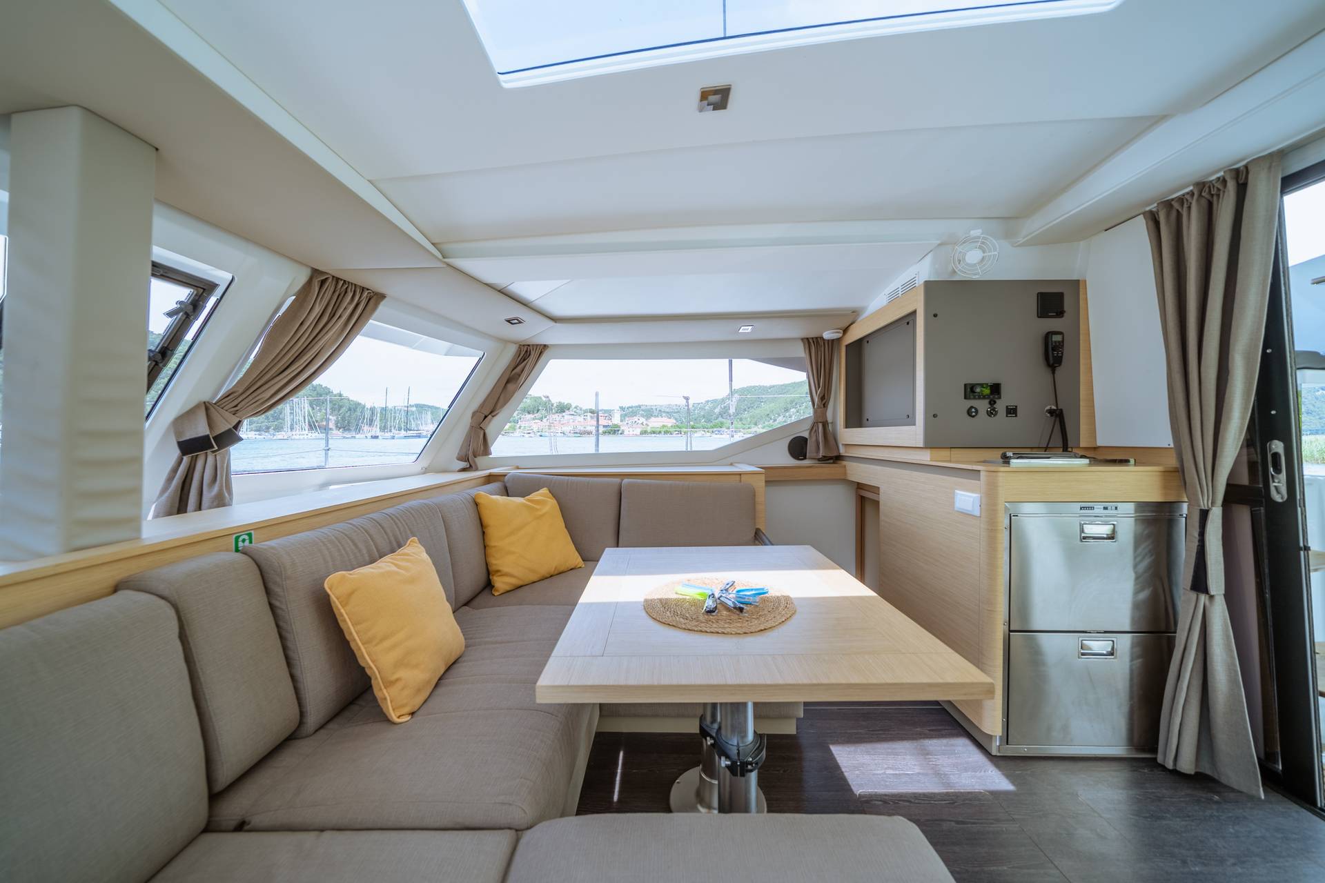 2-2Fountaine Pajot Isla 40 Skradin