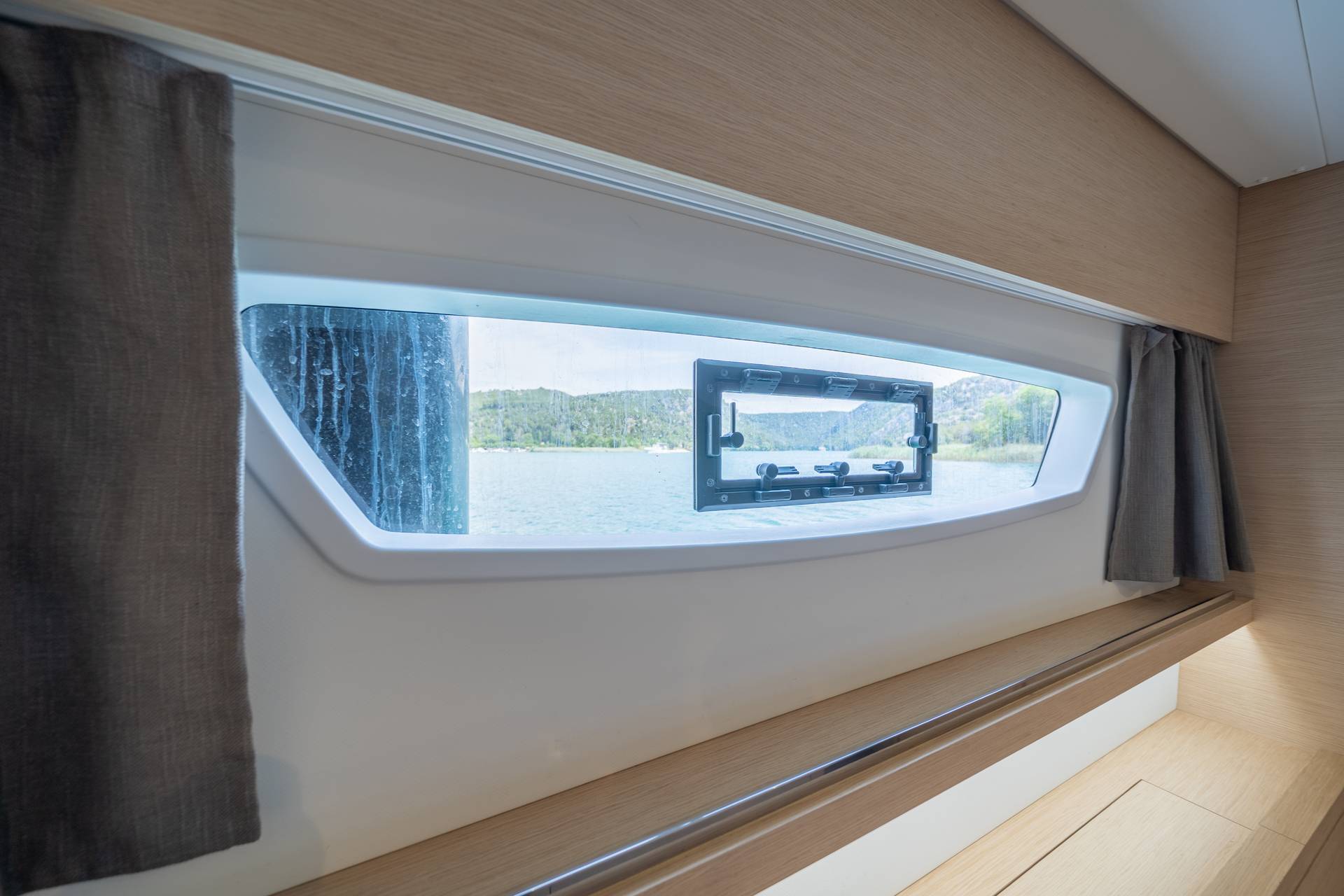 2-14Fountaine Pajot Tanna 47