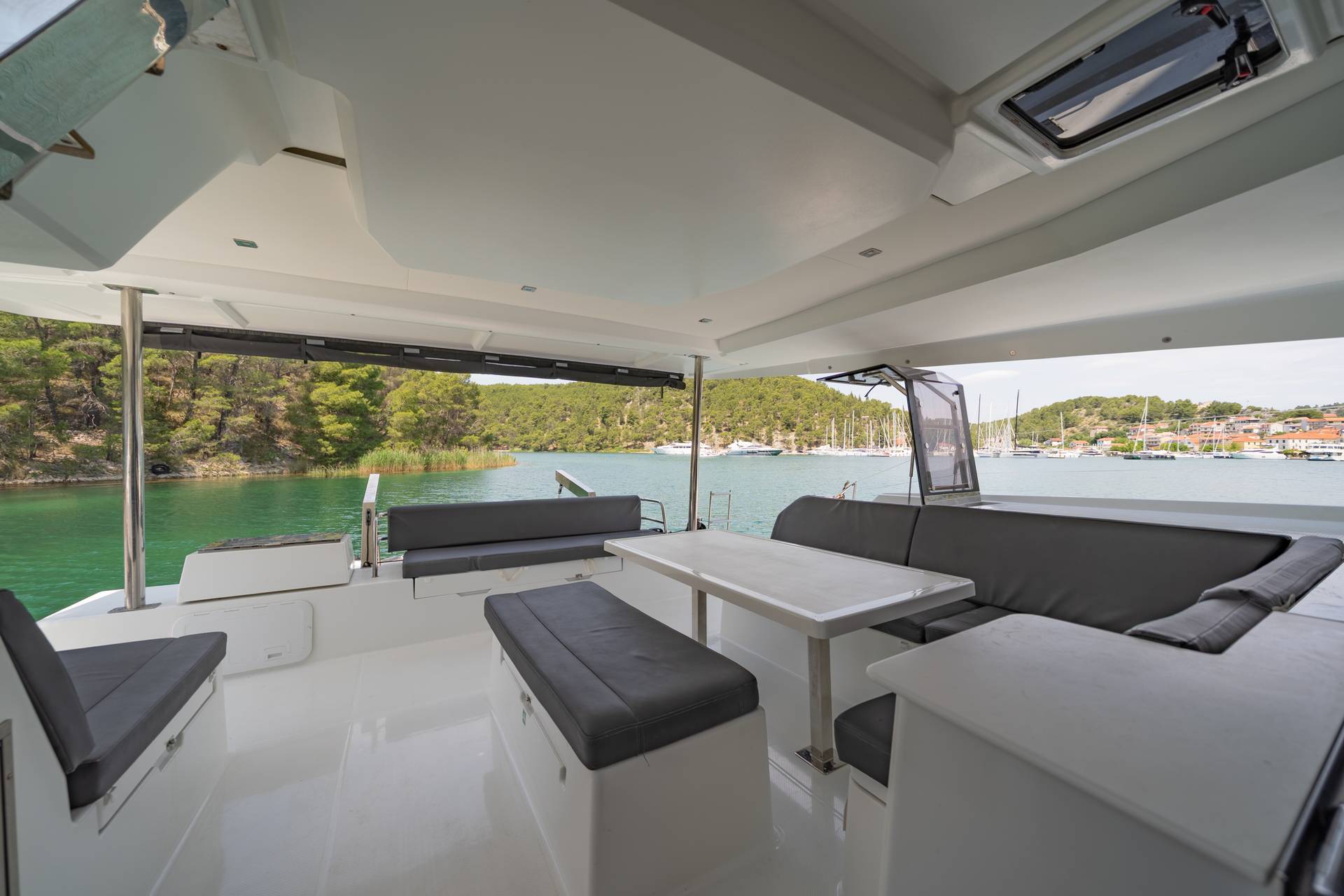 1-13Fountaine Pajot Tanna 47
