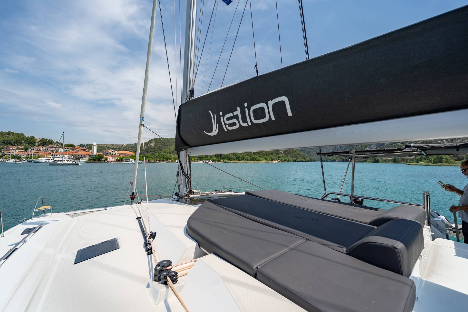 1-12Fountaine Pajot Tanna 47