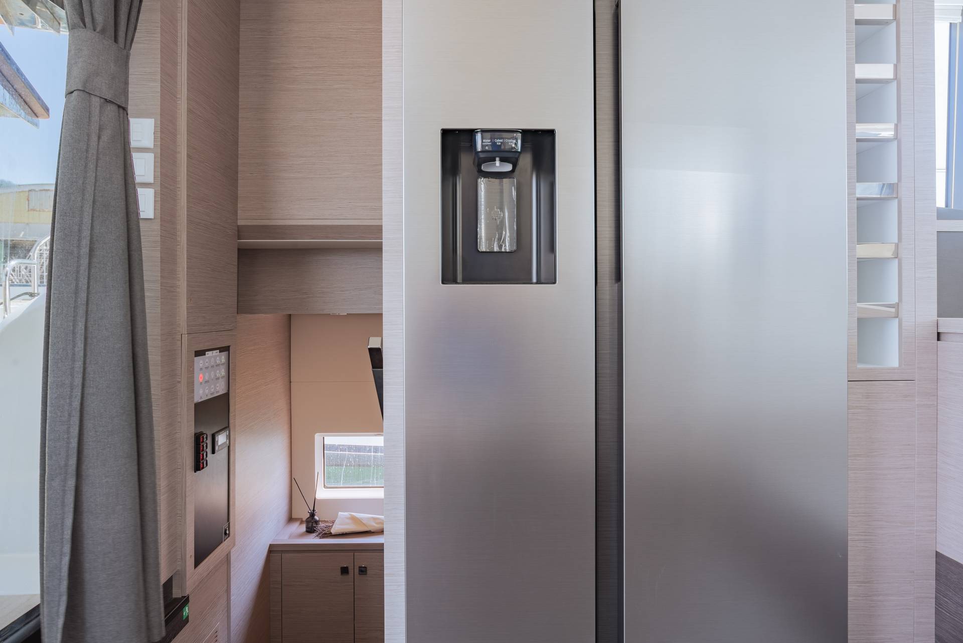 2-9Fountaine Pajot MY6