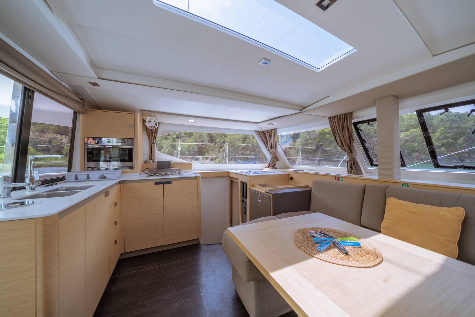 2-5Fountaine Pajot Isla 40 Skradin