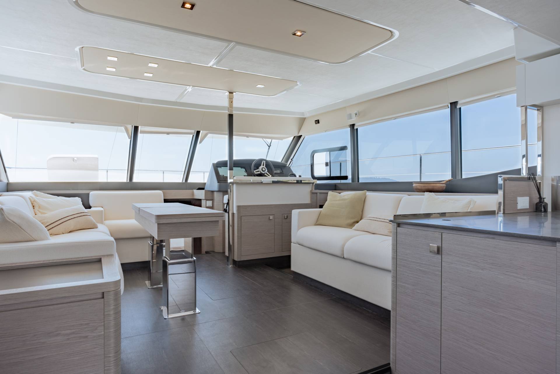 2-2Fountaine Pajot MY6