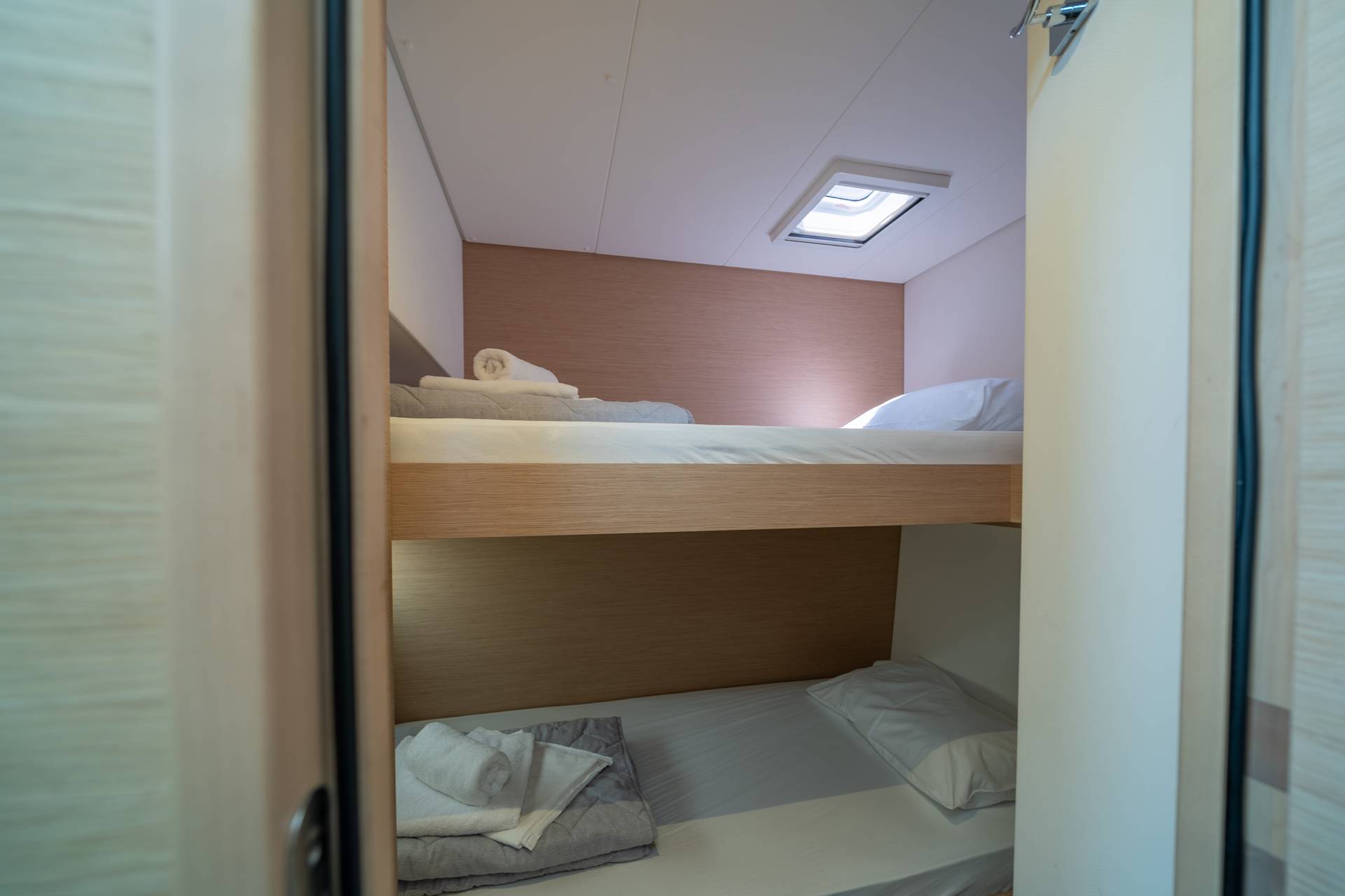 2-12Fountaine Pajot Tanna 47