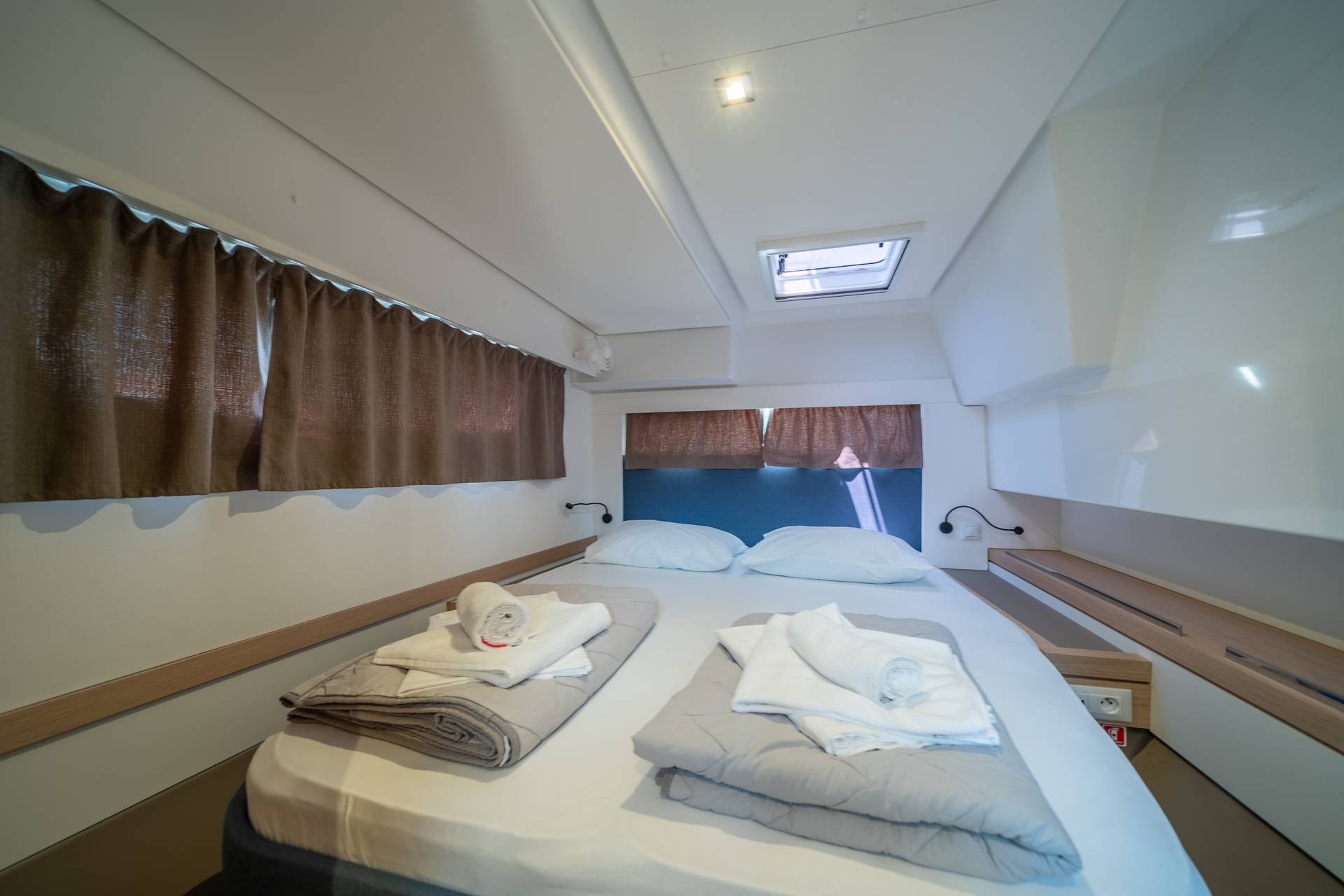 2-11Fountaine Pajot Tanna 47