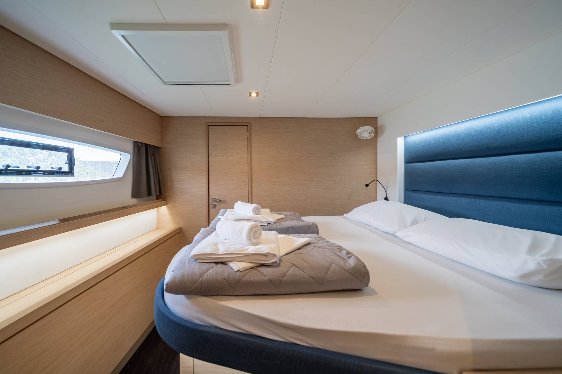 2-13Fountaine Pajot Tanna 47
