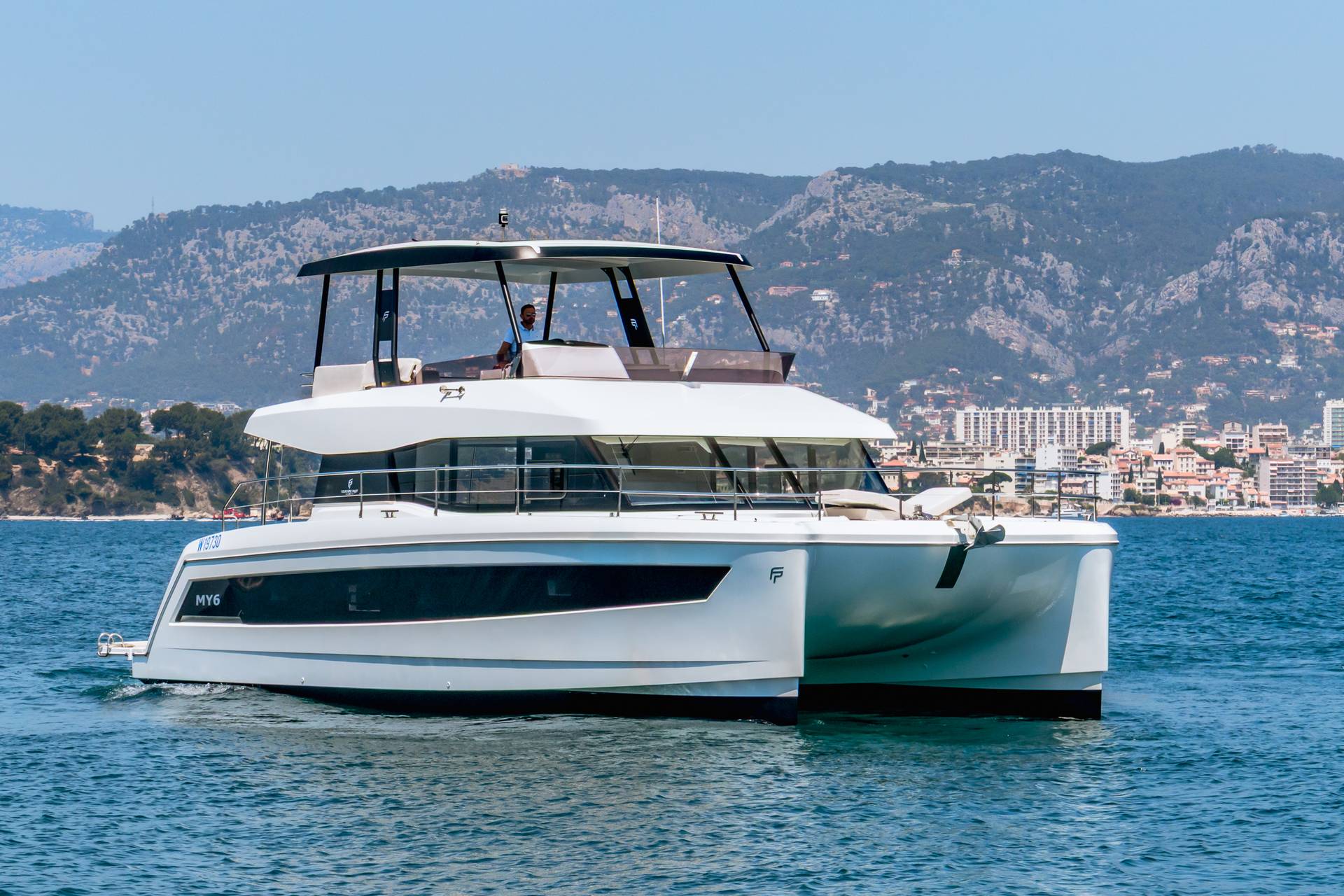 1-1Fountaine Pajot MY6 Main