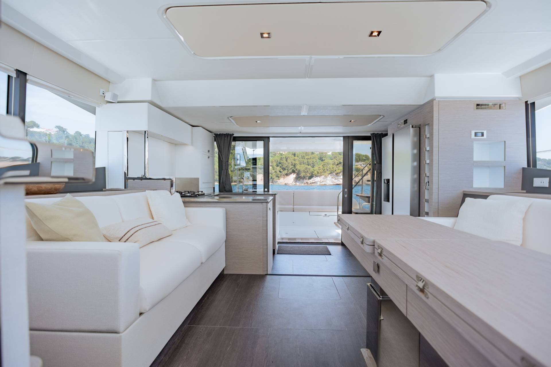 2-3Fountaine Pajot MY6