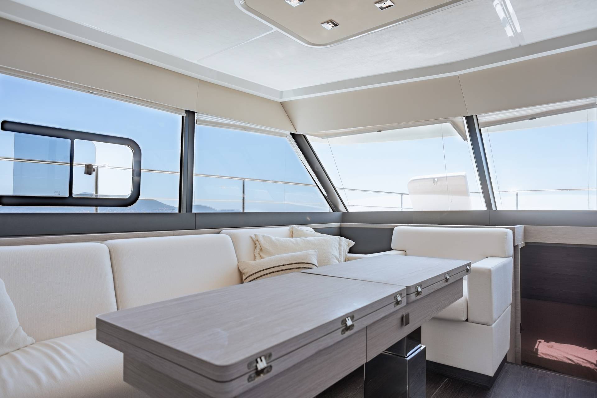 2-4Fountaine Pajot MY6